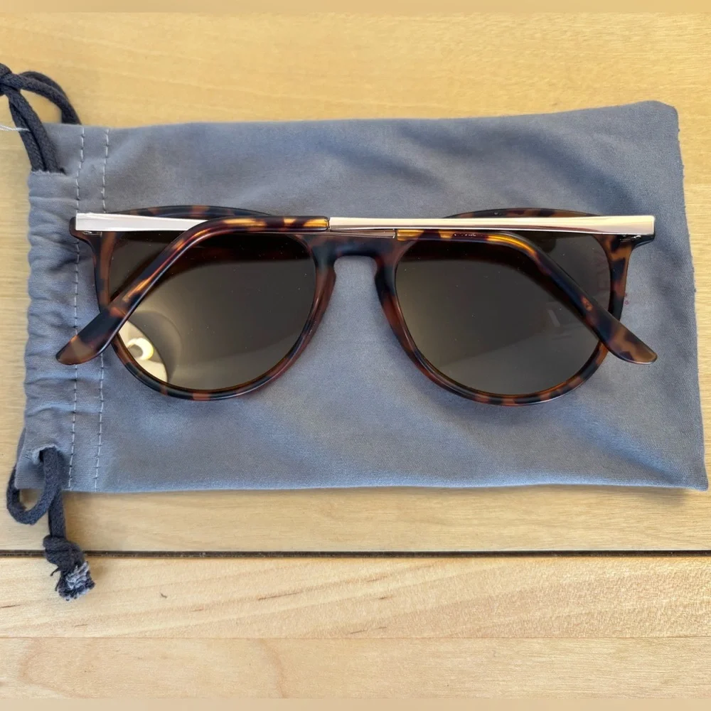 J. Crew Factory Women’s Tortoise Shell Sunglasses with gold lenses - Picture 2 of 3